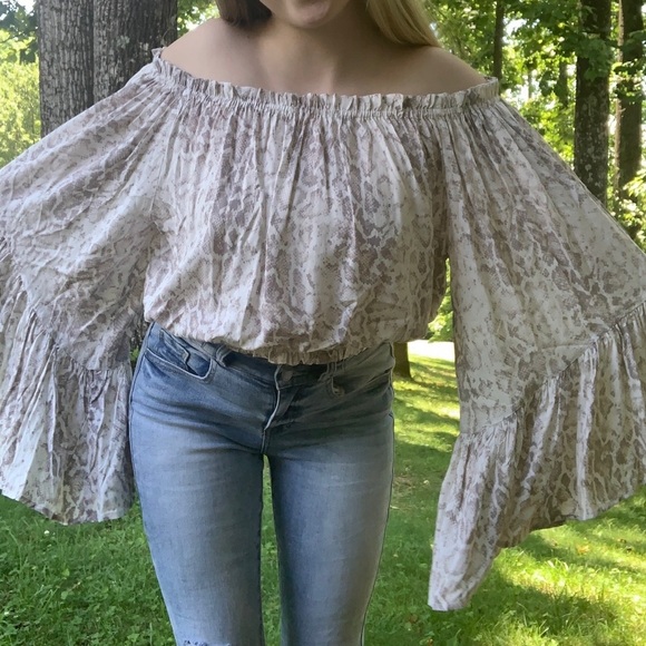 Off The Shoulder Cropped Snakeskin Flowy Top - Picture 2 of 6